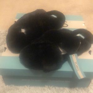 TOMS Susie black faux fur slides